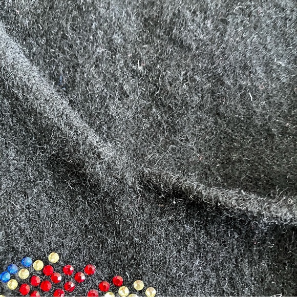 VTG black cashmere Italian sweater w/ Swarovski crystal parrot motif - Picture 4 of 7